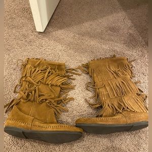 Minnetonka 6.5 fringe boots.
